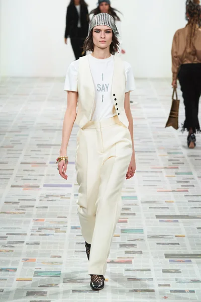 Look 33